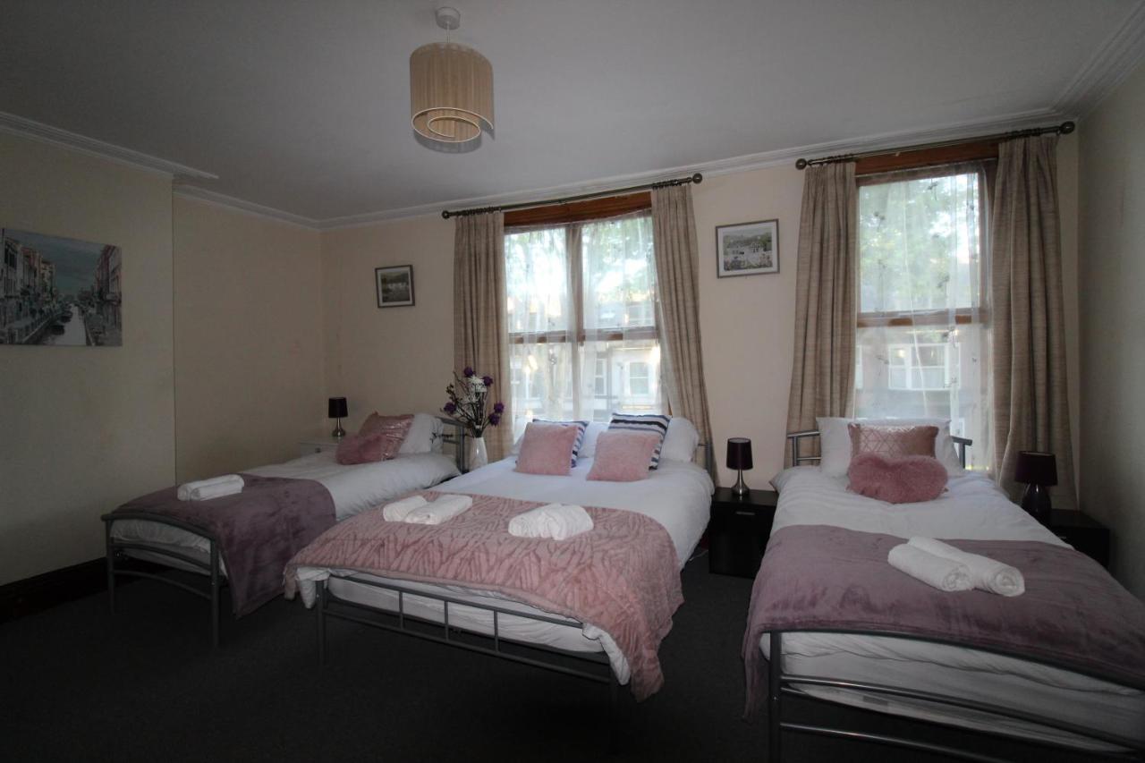 Holiday home Sheldon House *